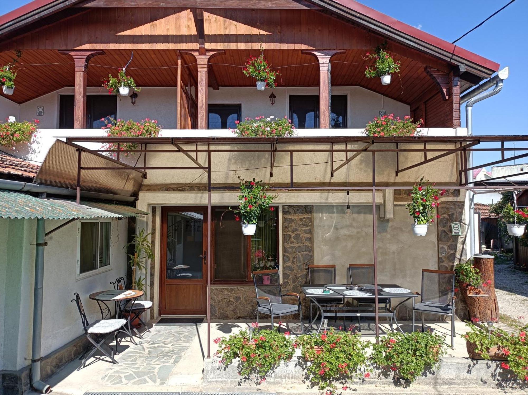 Gyongyver Panzio Sfântu Gheorghe Exterior foto